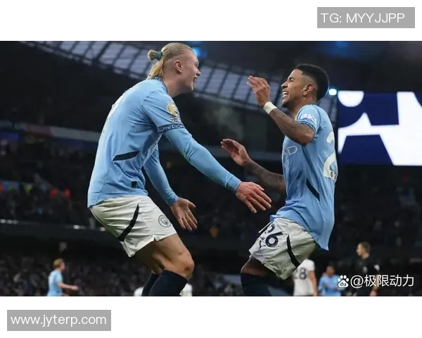 利物浦与曼城激战正酣文字直播全程回顾与精彩瞬间分析